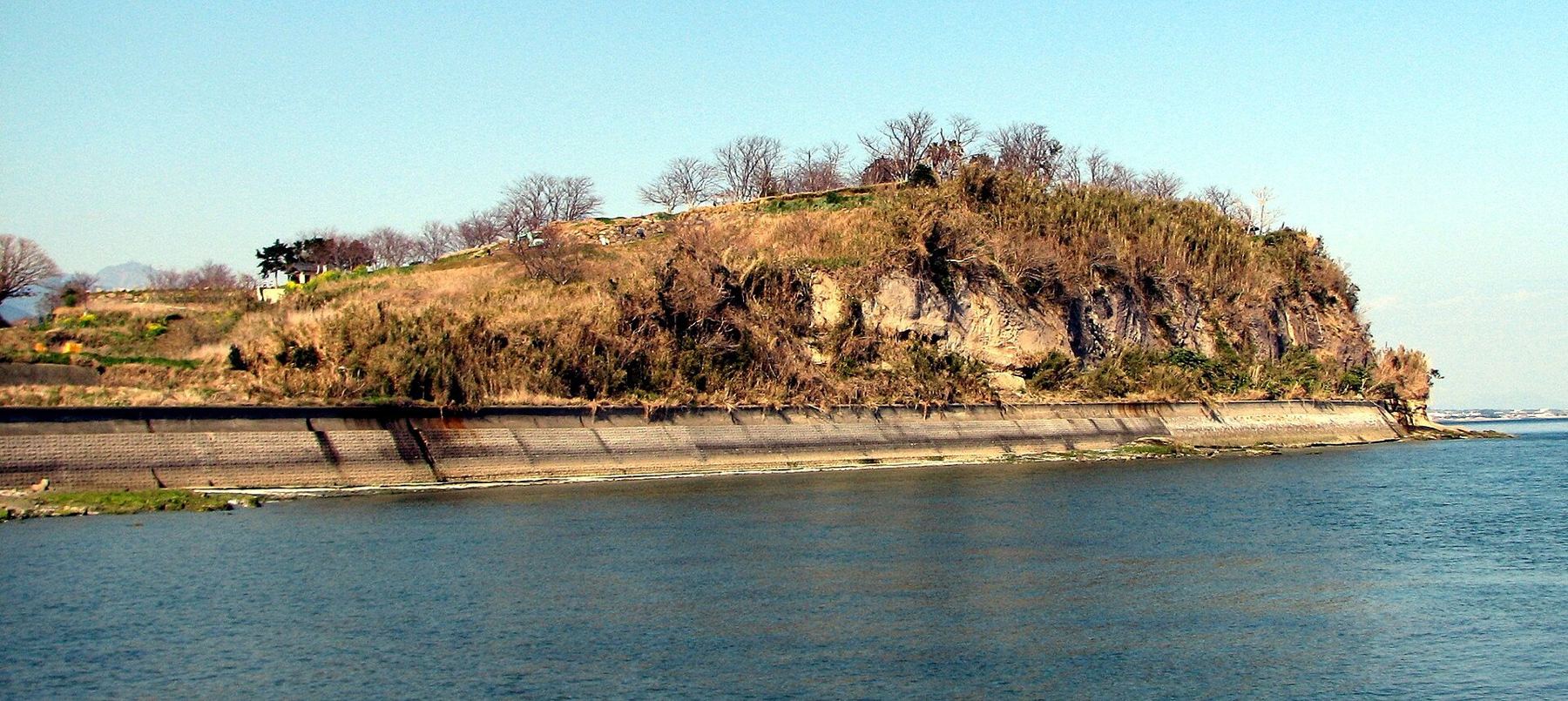 Remains of Hara castle as seen from the sea.JPG