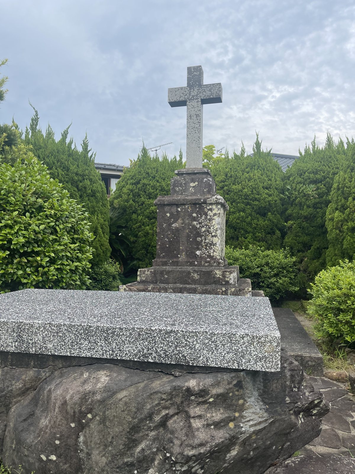 The stone cross of 1923, restored after 1945, Jūjikayama, June 2025